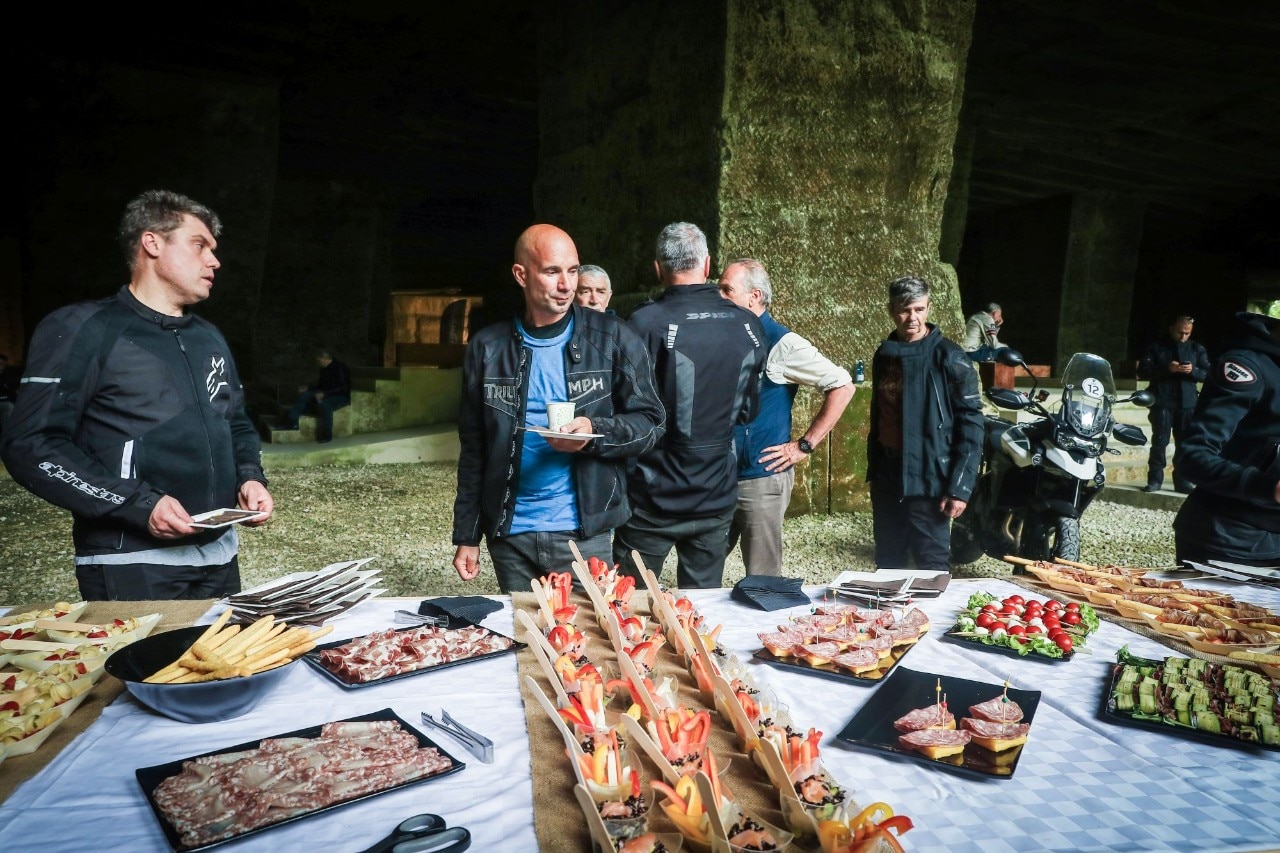 Triumph Adventure Experience: quando la moto va a braccetto con l'architettura